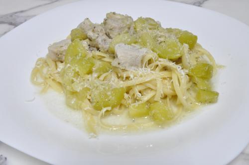 Kuřecí pochoutka s cuketou a oreganem – Snadné recept z Česko kuchyně, hotový za Do 30 minut